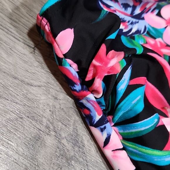 Bright Floral Croft & Barrow One Piece Swimsuit - Picture 5 of 8